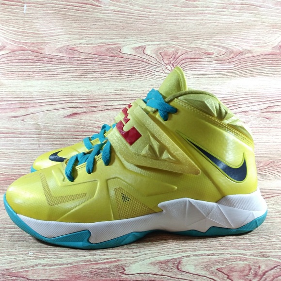 Sold  sold Nike Lebron Soldier 7 VII Sonic Yellow - Picture 4 of 8